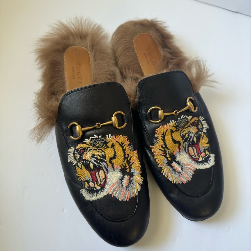 Gucci Black Tiger Embroidered Leather and Fur Princetown Flat Mules Size 40